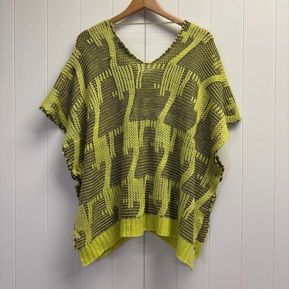 BCBG Maxazria Boho Hippie Knit Poncho Sweater‎ Size S/M Cozy Hipster Oversized - Picture 2 of 7
